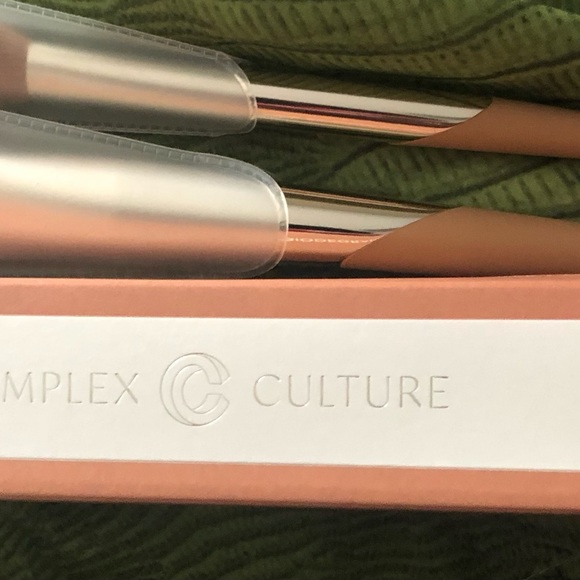 Complex culture makeup brush - Picture 2 of 2